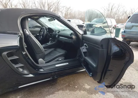 2021 Porsche 718 Boxster S z USA, uszkodzony, nr VIN WP0CB2A80MS225228